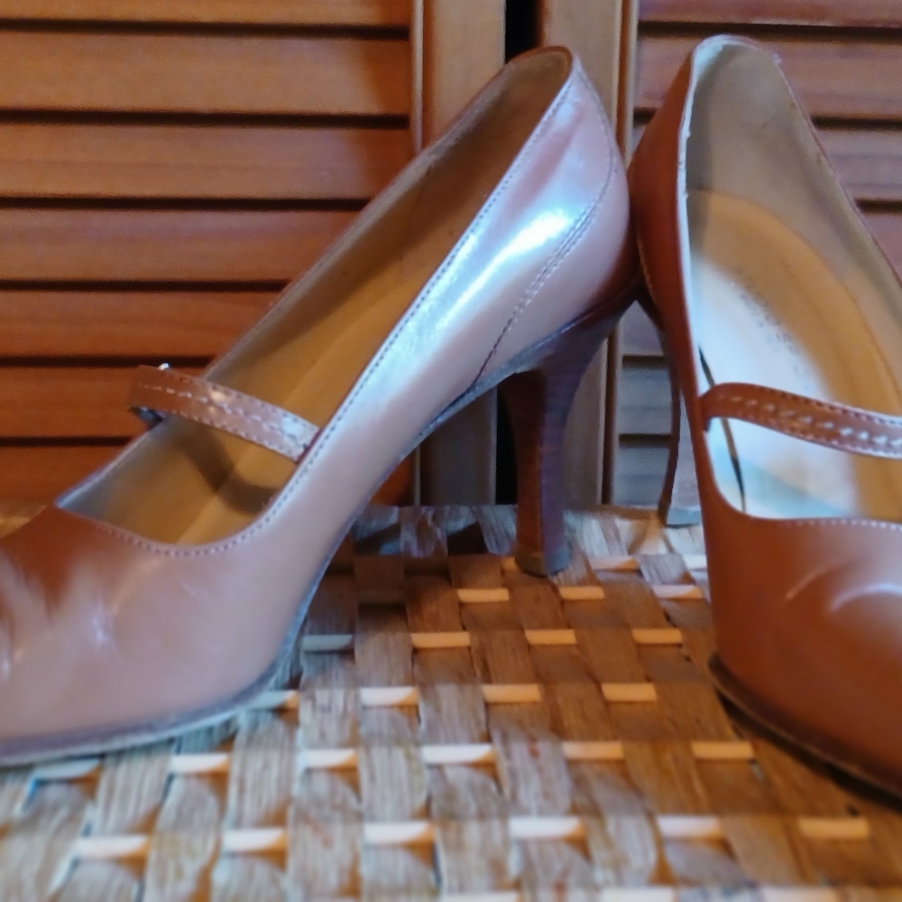 Studio Spiga Camel Leather Maryjane Size 9.5